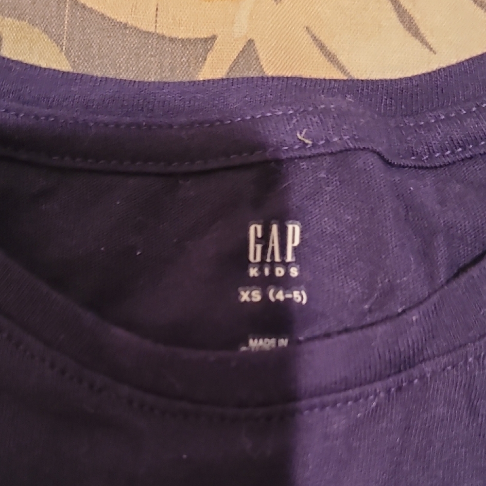 GAP Dark Blue Tee with Floral Butterfly - Picture 2 of 4